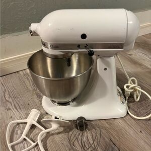 KitchenAid Classic Tilt-Head Stand Mixer in White with Stainless Bowl